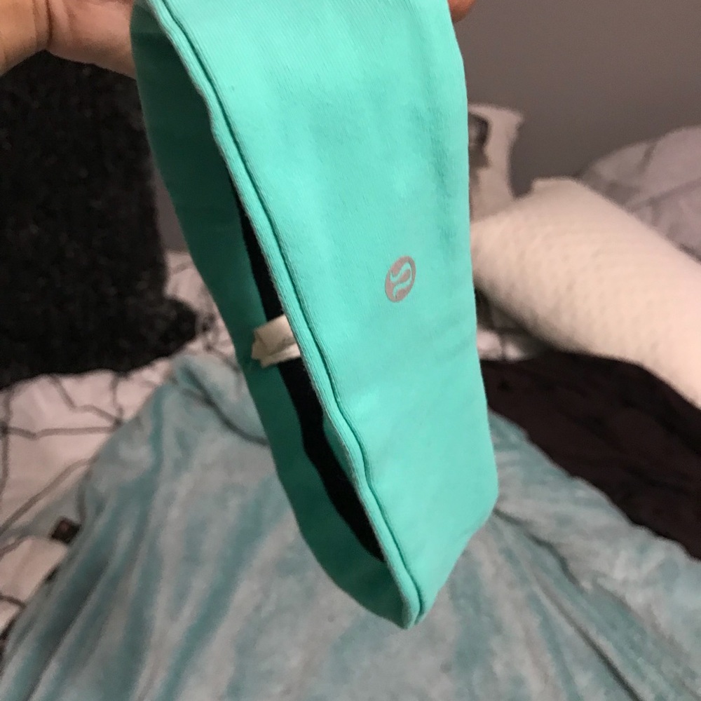 LULULEMON headband!!